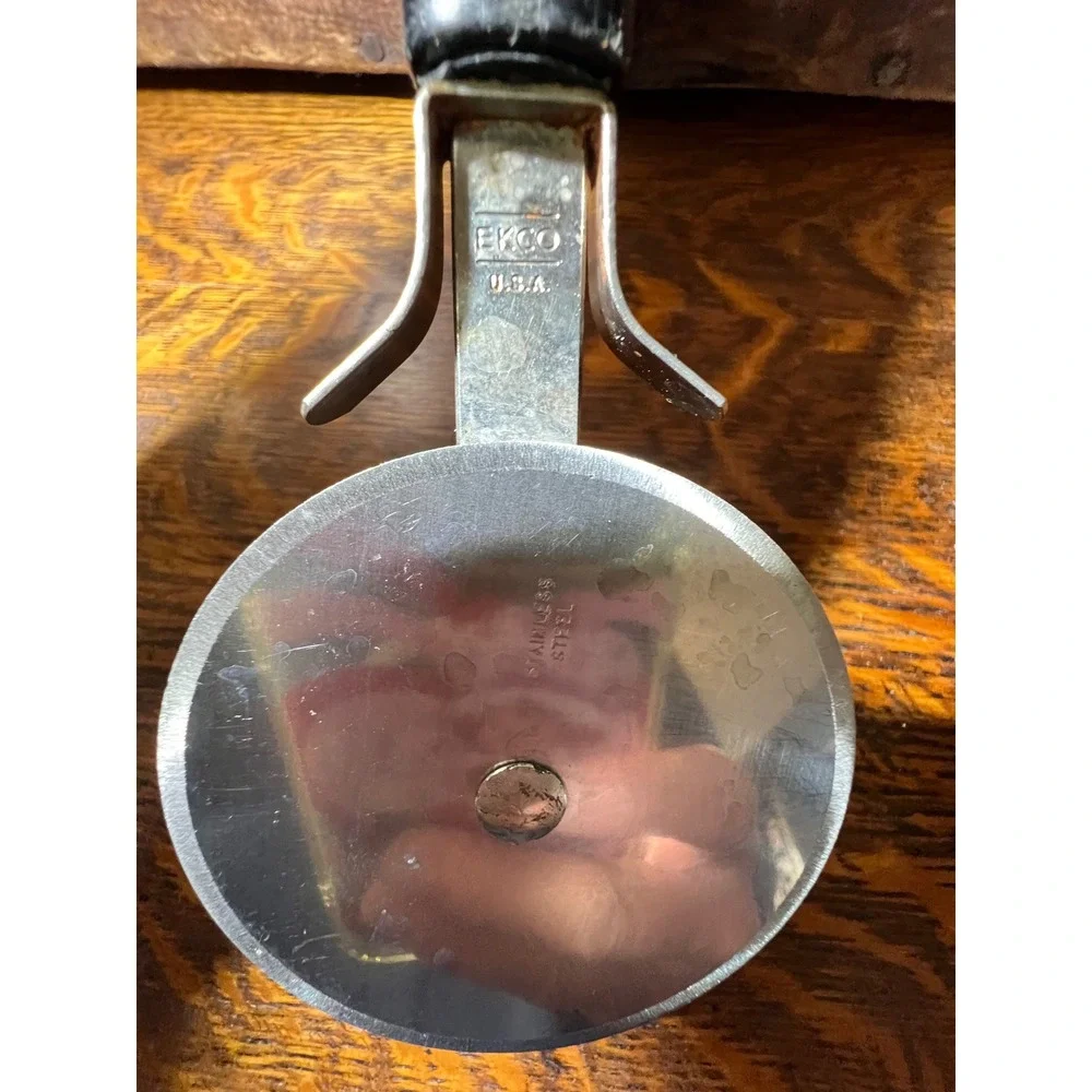 VTG EKCO Pizza Cutter Stainless Steel Wheel Black Handle Made in USA 7.5 Inch